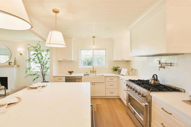 1045 Tarento Drive, San Diego, CA 92107