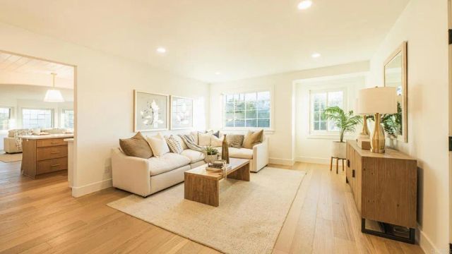 1045 Tarento Drive, San Diego, CA 92107