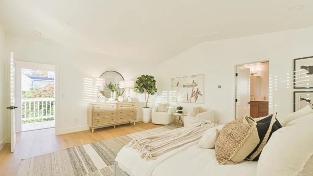 1045 Tarento Drive, San Diego, CA 92107