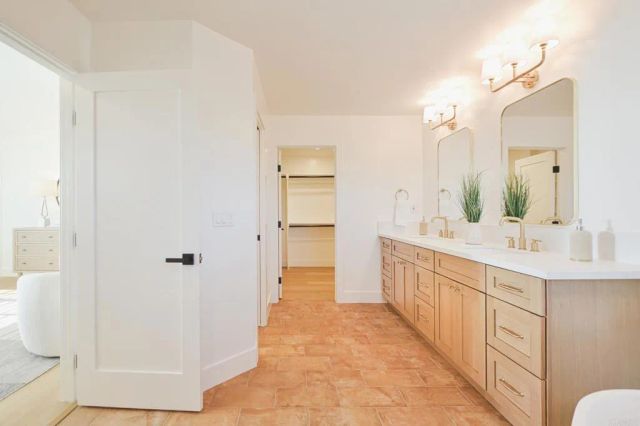 1045 Tarento Drive, San Diego, CA 92107