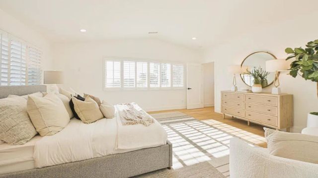 1045 Tarento Drive, San Diego, CA 92107