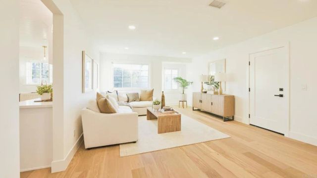 1045 Tarento Drive, San Diego, CA 92107