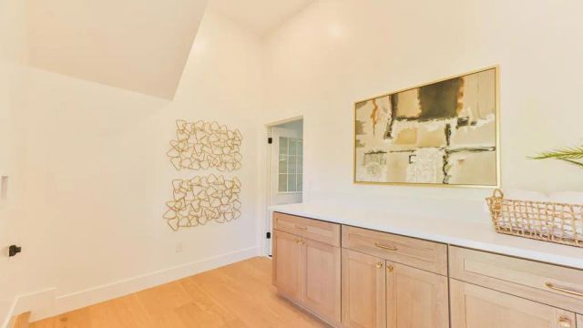 1045 Tarento Drive, San Diego, CA 92107