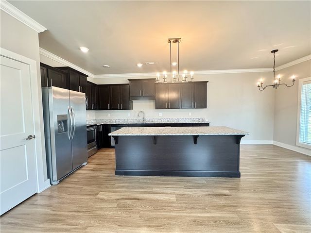 901 NE Heights Lane, Bentonville, AR 72712