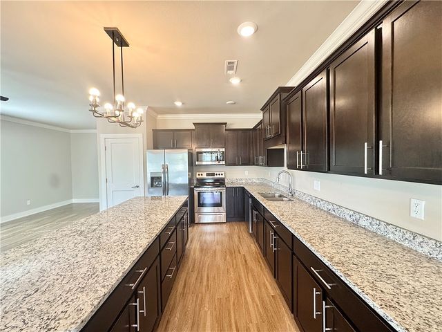 901 NE Heights Lane, Bentonville, AR 72712