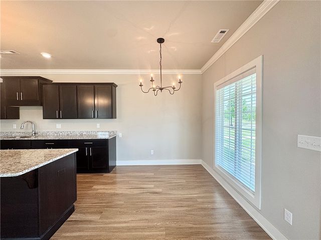 901 NE Heights Lane, Bentonville, AR 72712