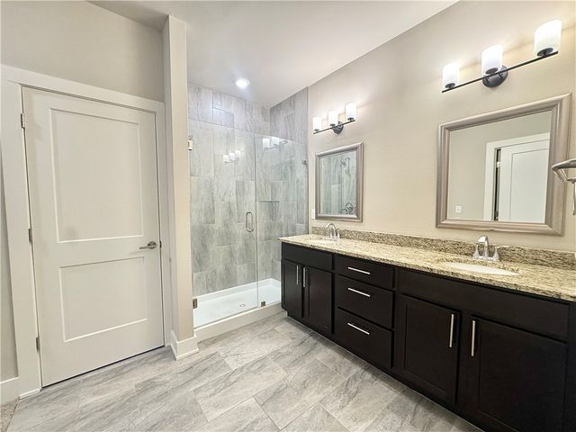 901 NE Heights Lane, Bentonville, AR 72712