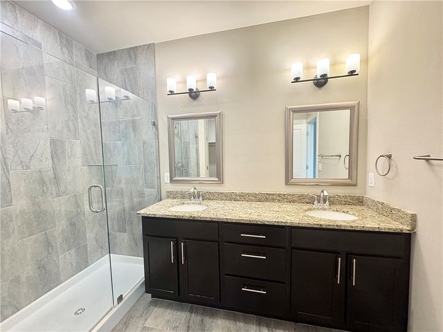 901 NE Heights Lane, Bentonville, AR 72712