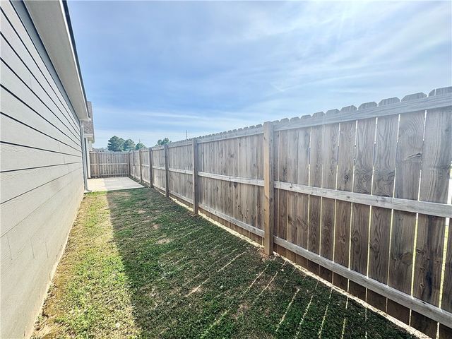 901 NE Heights Lane, Bentonville, AR 72712