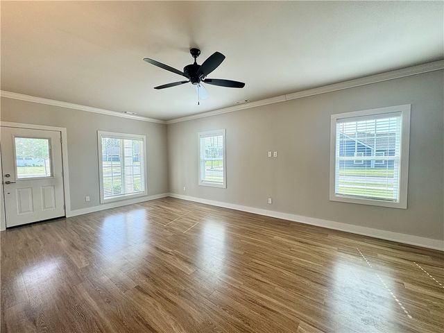 901 NE Heights Lane, Bentonville, AR 72712