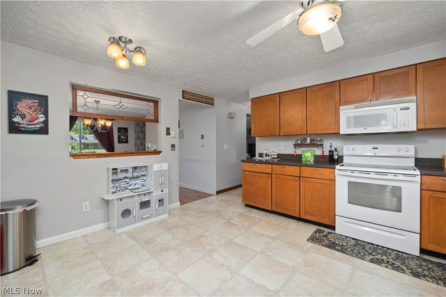 2565 Abbe Road, Sheffield Village, OH 44054