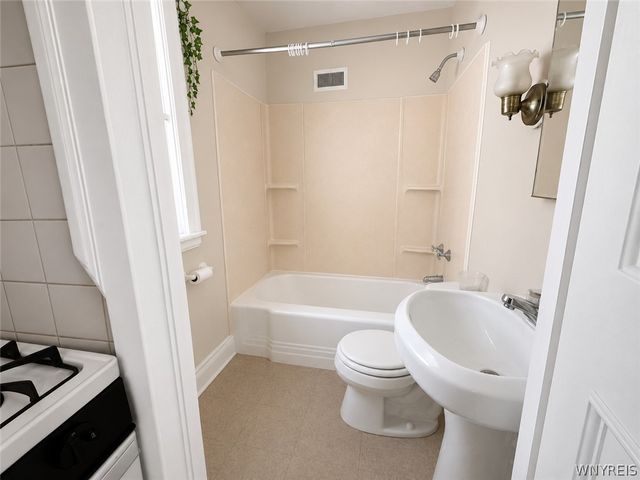 390 West Delavan Avenue, Buffalo, NY 14213