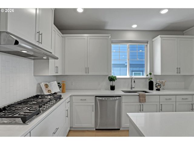 12289 Sw CHAMPLIN Ln, Beaverton, OR 97007