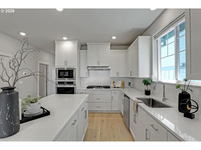 12289 Sw CHAMPLIN Ln, Beaverton, OR 97007
