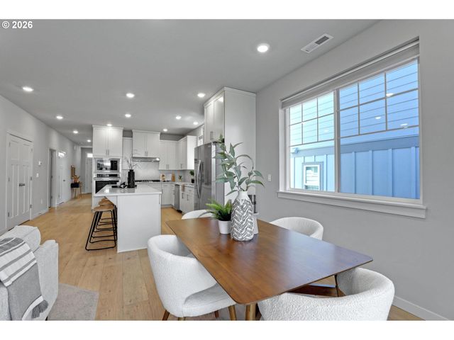 12289 Sw CHAMPLIN Ln, Beaverton, OR 97007