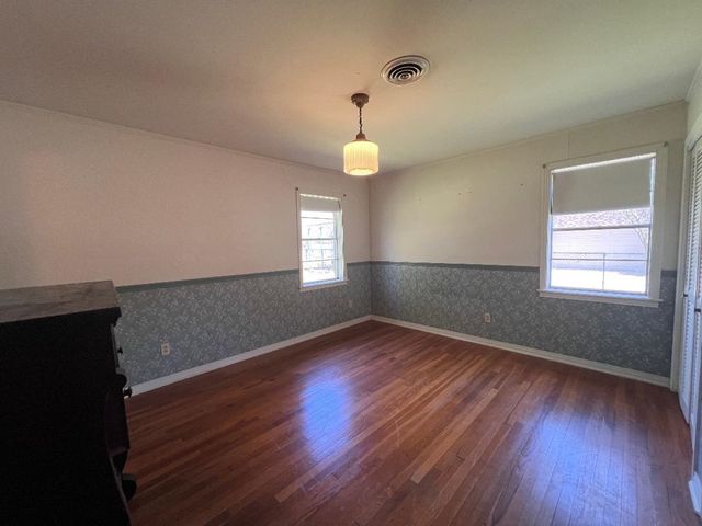 1010 W Garrison, Carthage, TX 75633