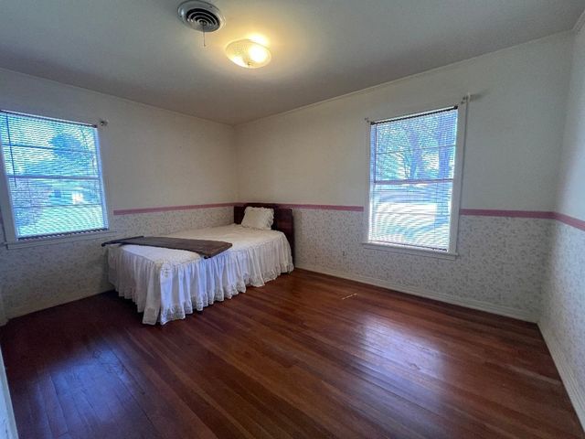 1010 W Garrison, Carthage, TX 75633