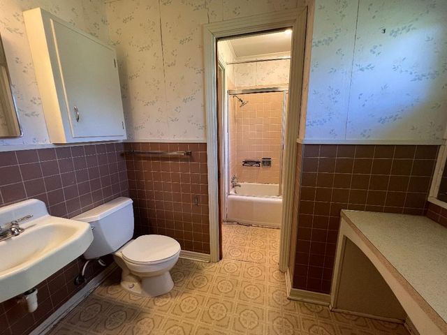 1010 W Garrison, Carthage, TX 75633