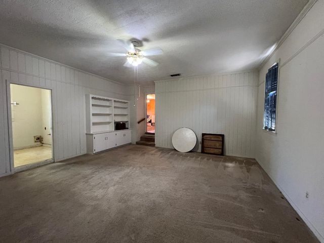 1010 W Garrison, Carthage, TX 75633