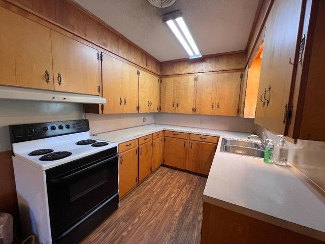 1010 W Garrison, Carthage, TX 75633