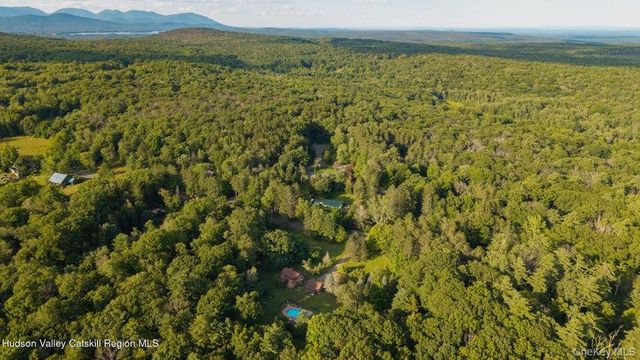 835 County Route 2, Accord, NY 12404