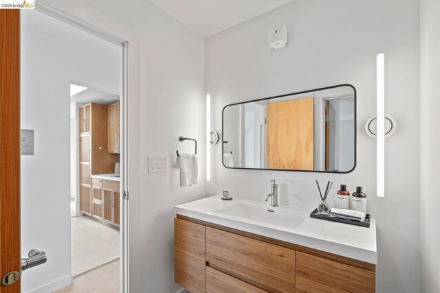 802 N Delaware ST APT 202, San Mateo, CA 94401