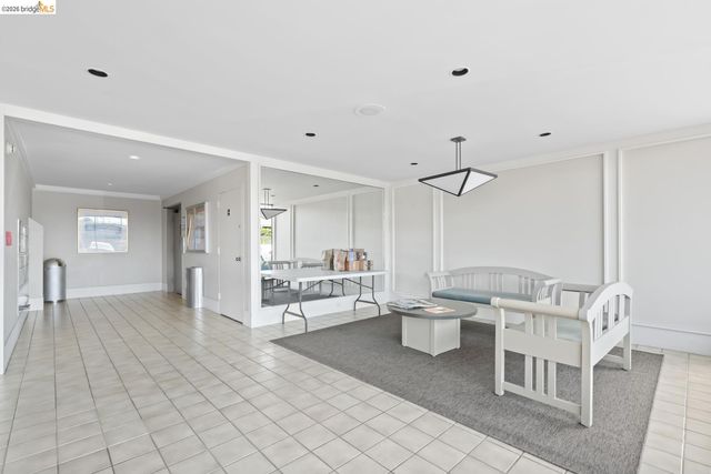 802 N Delaware ST APT 202, San Mateo, CA 94401