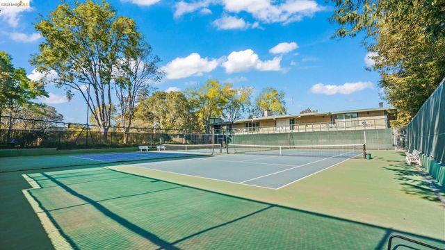 802 N Delaware ST APT 202, San Mateo, CA 94401