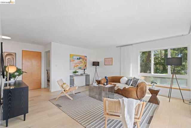 802 N Delaware ST APT 202, San Mateo, CA 94401