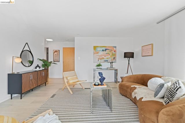 802 N Delaware ST APT 202, San Mateo, CA 94401