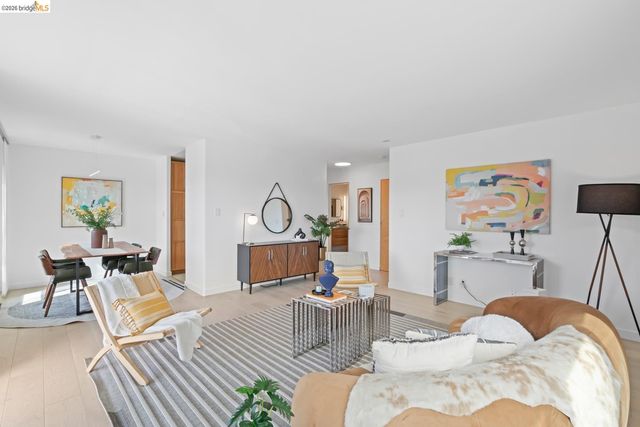 802 N Delaware ST APT 202, San Mateo, CA 94401