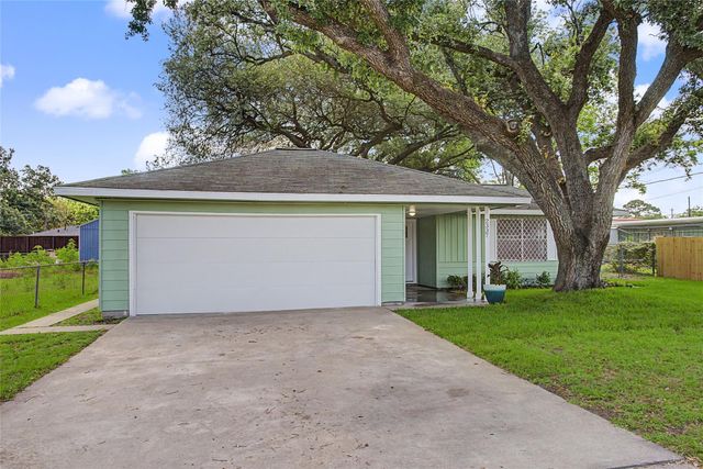 2337 Pearland Avenue, Pearland, TX 77581