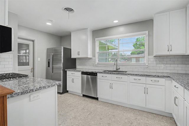 2337 Pearland Avenue, Pearland, TX 77581