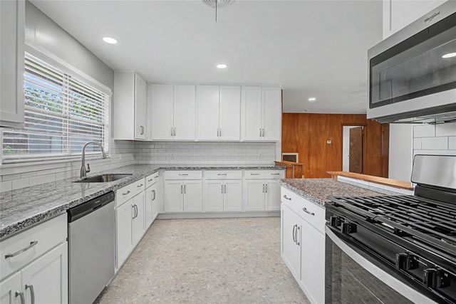 2337 Pearland Avenue, Pearland, TX 77581