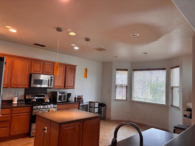 10573 Lake Point Ave, Stockton, CA 95219