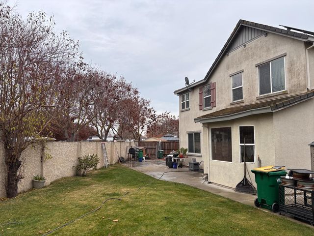 10573 Lake Point Ave, Stockton, CA 95219