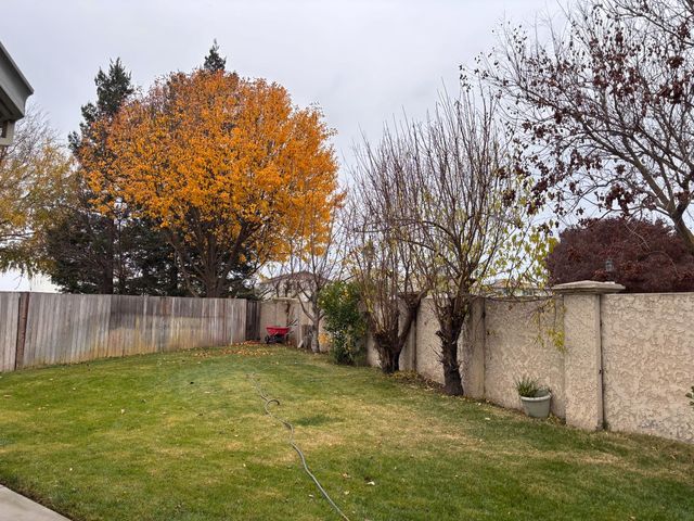 10573 Lake Point Ave, Stockton, CA 95219