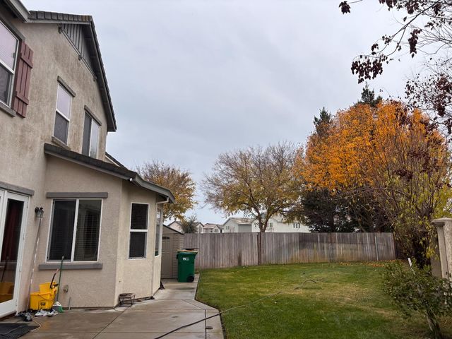 10573 Lake Point Ave, Stockton, CA 95219