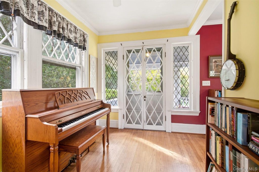 504 West Broadway, Port Jefferson, NY 11777 — photo 3