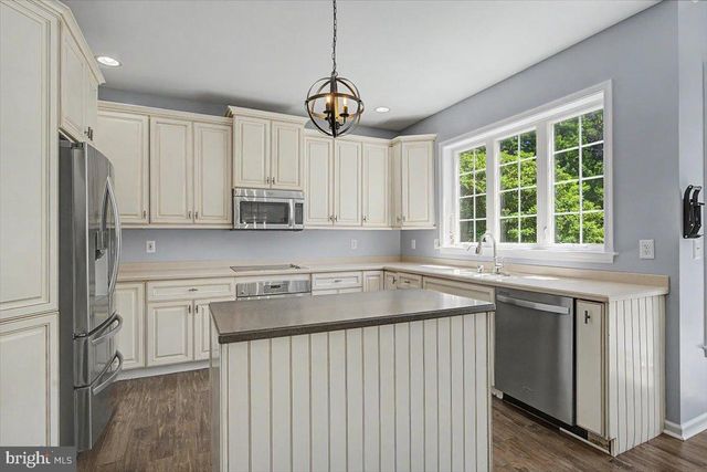 69 MEADOWCROFT LN, Lincoln University, PA 19352