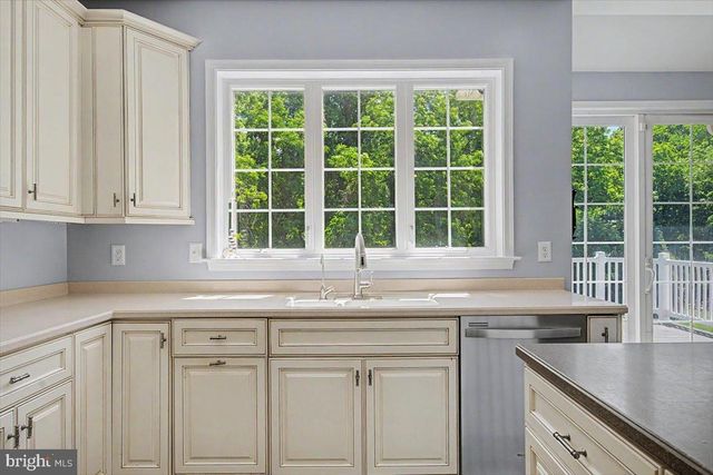 69 MEADOWCROFT LN, Lincoln University, PA 19352