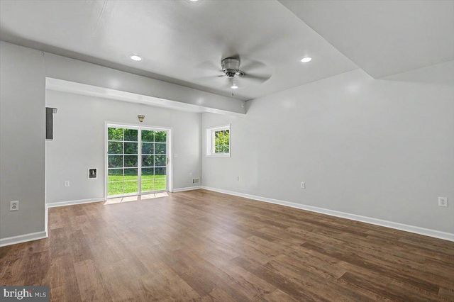 69 MEADOWCROFT LN, Lincoln University, PA 19352