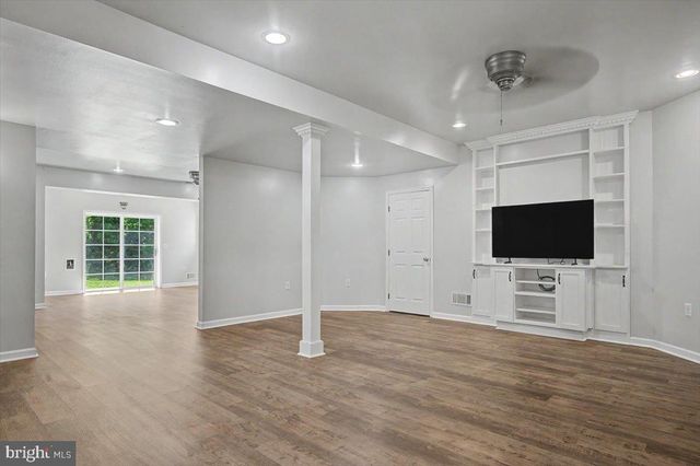 69 MEADOWCROFT LN, Lincoln University, PA 19352