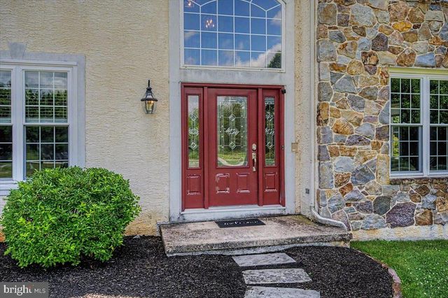 69 MEADOWCROFT LN, Lincoln University, PA 19352