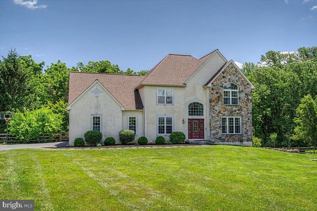 69 MEADOWCROFT LN, Lincoln University, PA 19352