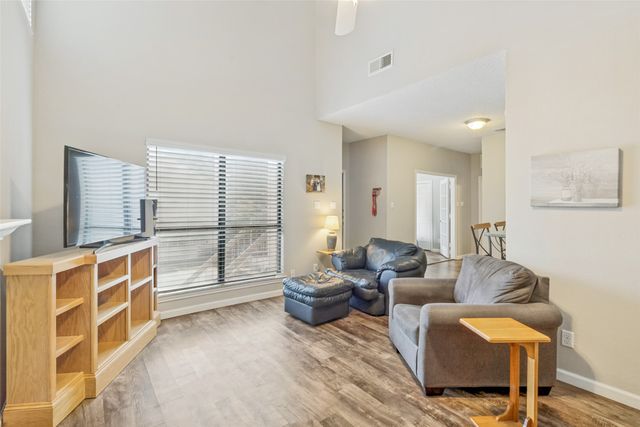 7340 Skillman Street 702, Dallas, TX 75231