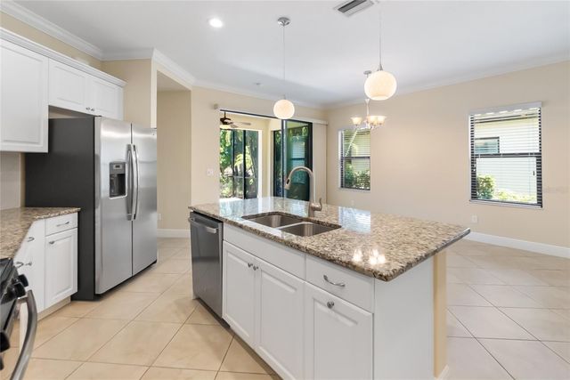 4226 MIDNIGHT BLUE RUN, Bradenton, FL 34211