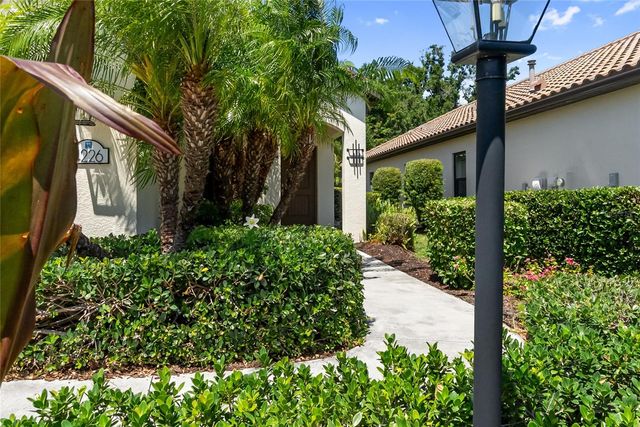 4226 MIDNIGHT BLUE RUN, Bradenton, FL 34211