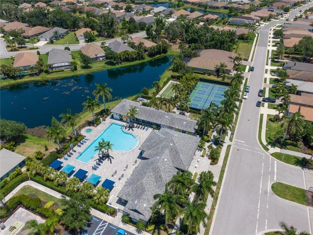 4226 MIDNIGHT BLUE RUN, Bradenton, FL 34211