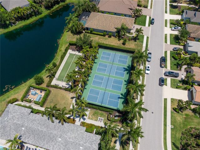 4226 MIDNIGHT BLUE RUN, Bradenton, FL 34211